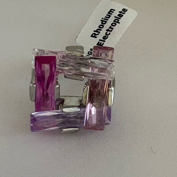 Jewelry - Elegant Pink and Silver Women's Ring